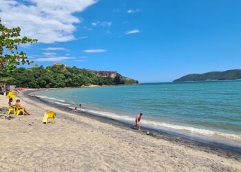 Cinco praias para visitar em Caraguatatuba, em São Paulo