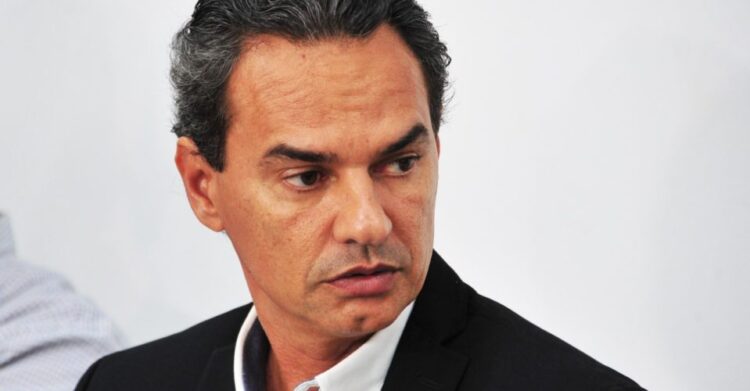 Justiça veta postagem e fixa multa diária por ataques a Marquinhos em redes sociais