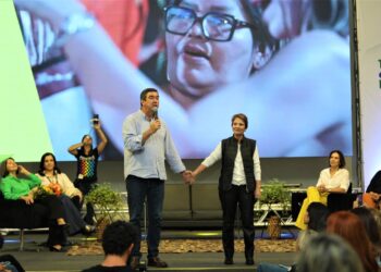 Em evento com mais de mil mulheres, Riedel e Tereza destacam importância da voz feminina