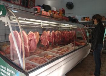 Com preço da carne vermelha nas alturas, nutricionista fala sobre outras alternativas nutritivas