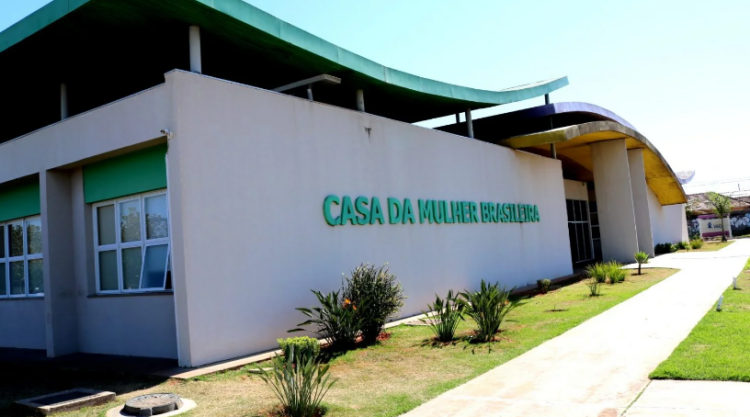 Marido mantém esposa em cárcere privado com recém-nascido e filho de 2 anos na Capital