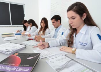 Alternativas de financiamento democratizam o ingresso de estudantes no curso de Medicina