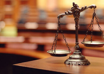 Justiça eleitoral fecha cerco contra fakenews e reforça pedido de rastreamento contra site, sob pena de multa de R$ 10 mil