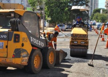 Prefeitura executa recapeamento na rua Maracaju nesta quarta-feira na Capital