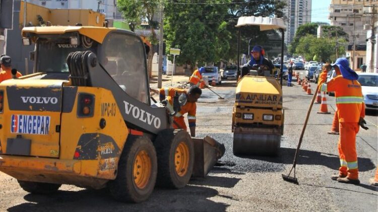 Prefeitura executa recapeamento na rua Maracaju nesta quarta-feira na Capital