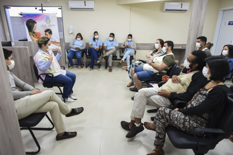 Cassems realiza curso Casal Grávido com orientações sobre gestação para pais e mães gestantes