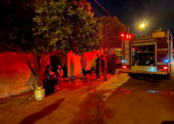 Incêndio destrói casa de mãe com criança pequena e um bebê em MS