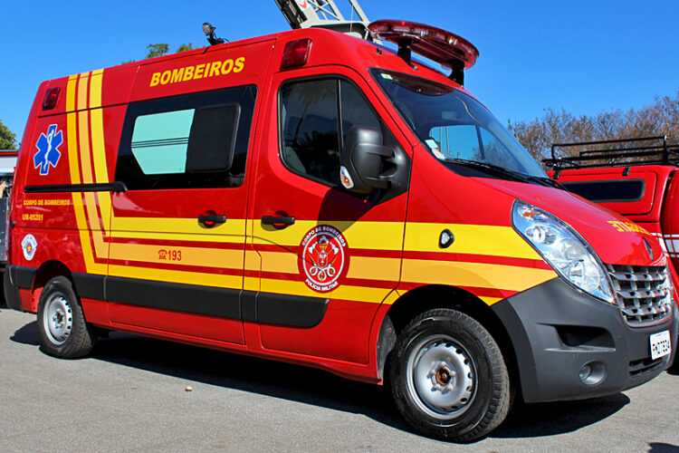 Homem esfaqueado pede ajuda na Afonso Pena e é socorrido pelo Corpo de Bombeiros