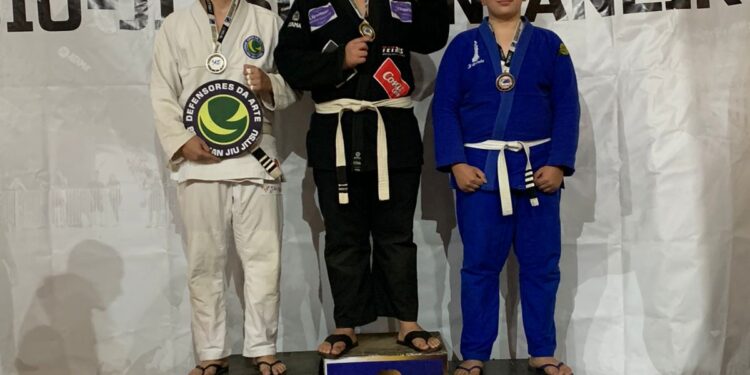 “Falta patrocínio, irei de capivara”: Lutador ousa ao divulgar rifa pra disputar Mundial de Jiu-jitsu