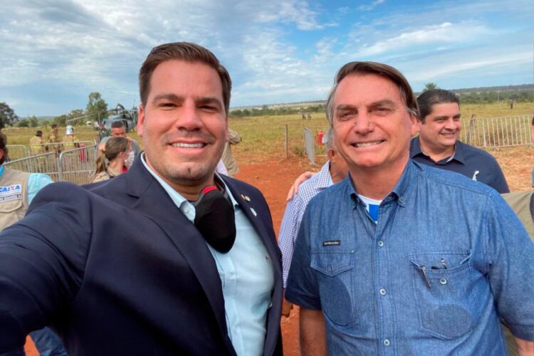 Bolsonaro pede em debate para que eleitores votem em Capitão Contar para o Governo de MS