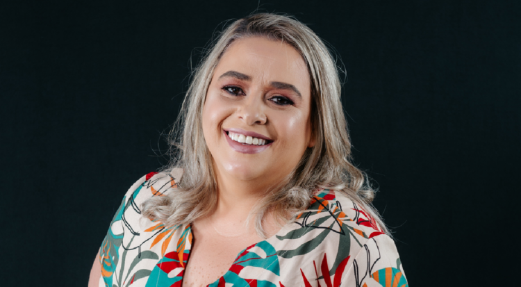Cantora gospel Renata Brum apresenta seu novo single pentecostal “Eu Vou Semear”