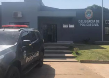 Jovem morre por atropelamento e placa de carro é encontrada ao lado do corpo