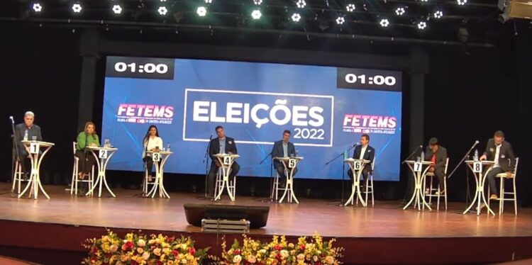 Denúncia de corrupção, aumento de impostos e apelo a Fake News marcam participação de Riedel no debate Fetems