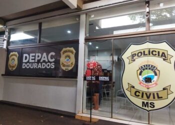 Pedindo socorro: Jovem tentar invadir casa ao escapar de cativeiro do PCC e é preso