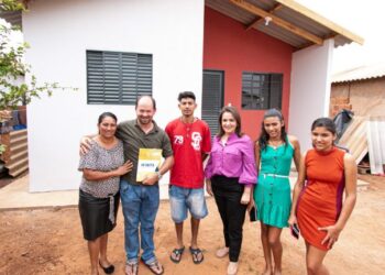 Prefeitura entrega 237 casas no Jardim Canguru para ex-moradores da Comunidade Cidade de Deus