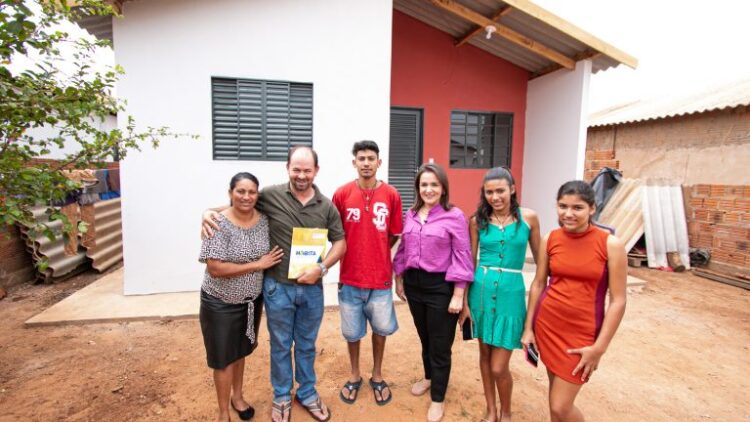 Prefeitura entrega 237 casas no Jardim Canguru para ex-moradores da Comunidade Cidade de Deus