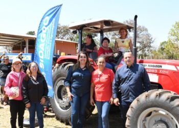 Prefeitura entrega equipamentos para desenvolver a Agricultura Familiar em assentamentos