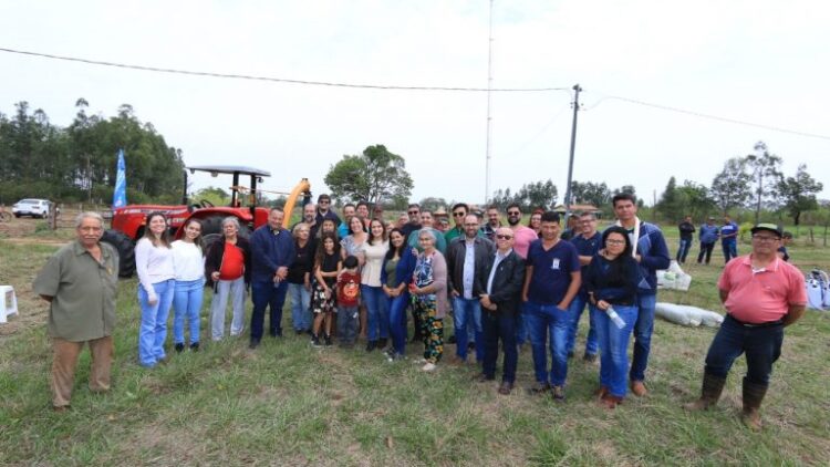 Prefeitura fomenta Agricultura Familiar na Gameleira com entrega de novos equipamentos