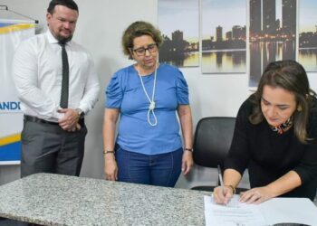 Prefeita Adriane Lopes tira do papel plano de cargos que contempla mais de 600 servidores de nível superior