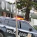 Mulher esfaqueia marido e mata a ex-esposa dele passando com o carro por cima