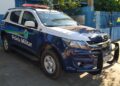 Homem é morto a tiros, após briga e assassino é encontrado escondido em terreno baldio