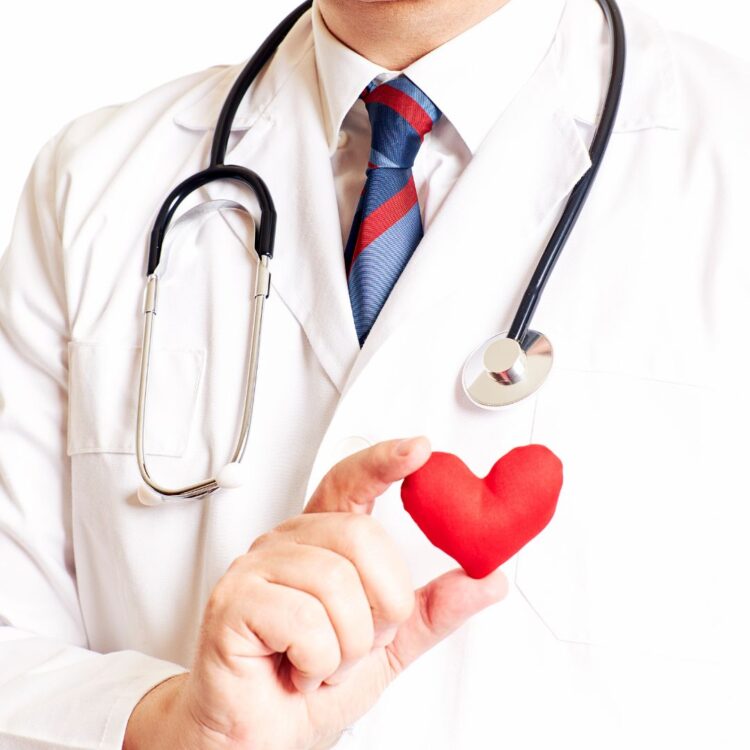 Dia do Coração: saiba as diferenças entre sintomas de infarto em mulheres e homens