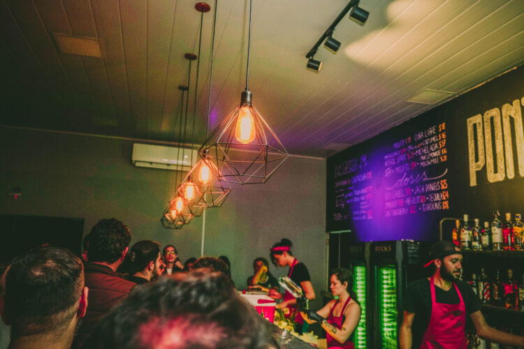 Em prédio histórico, bar na Esplanada Ferroviária é ponto de encontro para esquenta oficial da 2ª edição do Campão Cultural