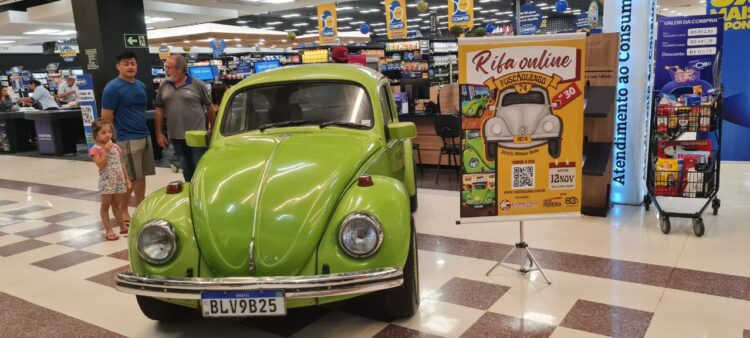 Supermercado recebe FuscãoLengo para arrecadar dinheiro para tratamento de pessoas com paralisia cerebral