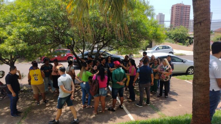Cabos eleitorais “acampam” no PTB para receber de Delcídio e Otávio Figueiró