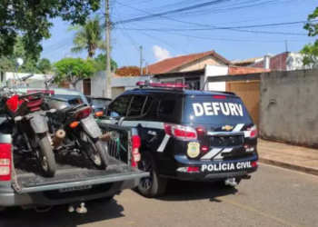 Trio de adolescentes é apreendido por transformar motos roubadas em “originais” para revenda