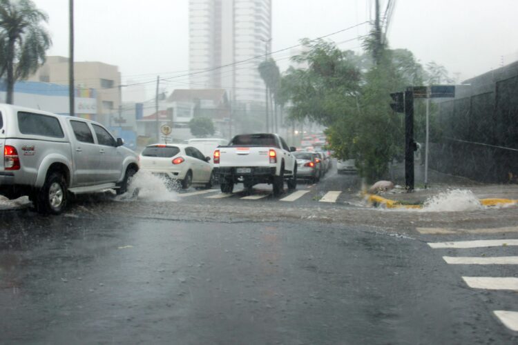 MS recebe alerta de tempestade, com ventos de até 100 km por hora