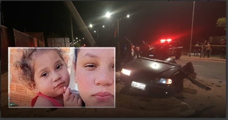 Pai, mãe e criança de 3 anos morrem em colisão contra poste que partiu carro ao meio