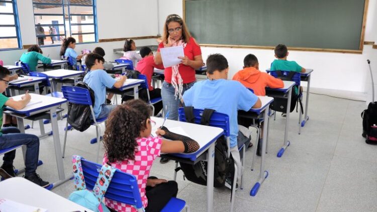 Dia do Professor é lembrado por avanços na educação e valorização profissional na Reme