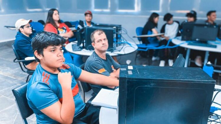 Estão abertas 30 vagas para o curso de manutenção de computadores promovido pela Prefeitura