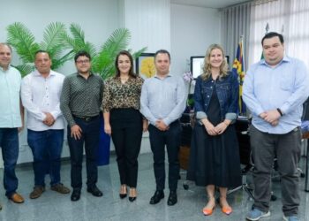 Prefeita Adriane Lopes recebe empresários chilenos e apresenta programas para atrair novos negócios