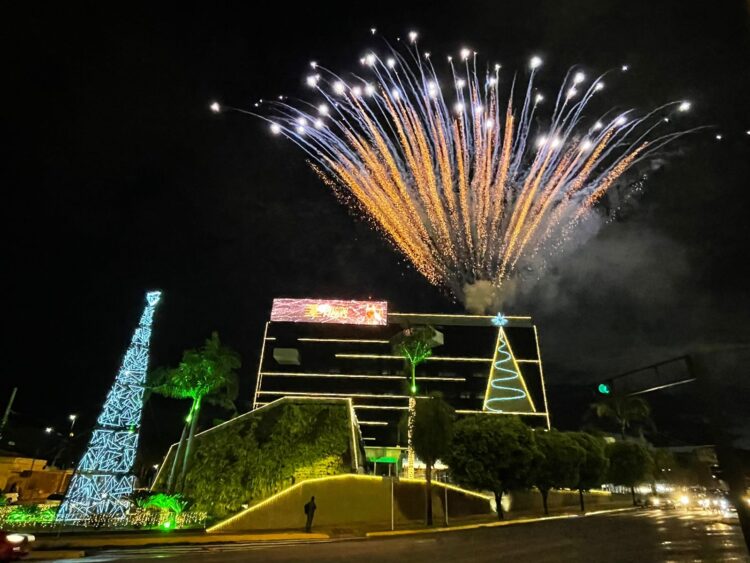 Natal Mágico da Fiems levará Papai Noel para Avenida Afonso Pena nesta terça-feira