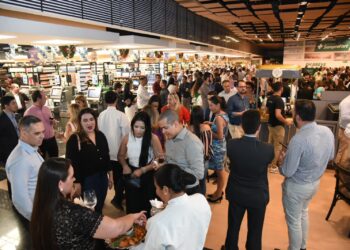 Comper inaugura unidade que traz novo conceito em estrutura e atendimento na Capital