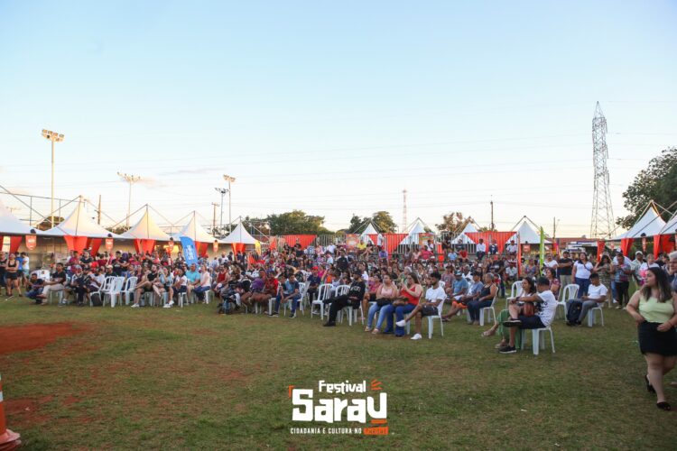 Praça do Universitário lota para 21ª edição do Sarau no Parque