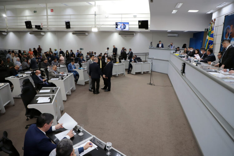 Vereadores votam 11 projetos de lei na sessão de quinta-feira