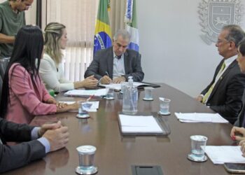 Com o objetivo de reduzir número de presos, Reinaldo sanciona lei de Alternativas Penais
