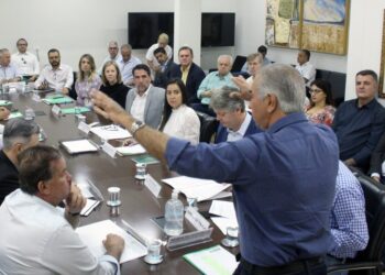 Reinaldo Azambuja orienta secretariado sobre transição: “vamos entregar o governo redondo”