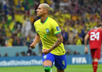 Brasil 2 x 0 Sérvia: gols de Richarlison, lesão de Neymar e a estreia brasileira