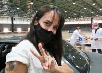 Vacinação avança e 2º reforço está disponível para quem tem a partir de 20 anos