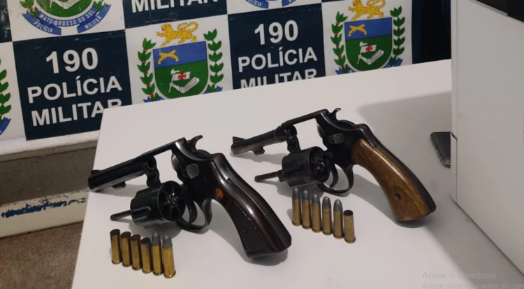 Policial troca tiros com assaltante, ambos são baleados e vão parar no pronto-socorro