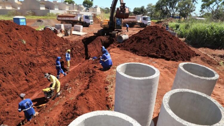Liberado o trânsito na Avenida Três Barras em trecho com obras de prolongamento