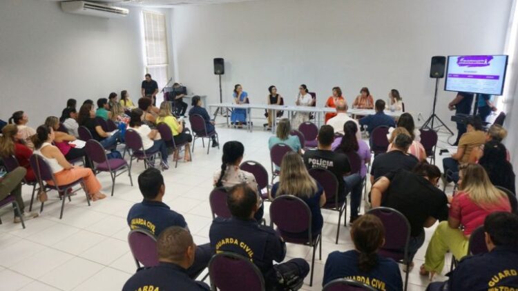 Prefeitura abre campanha “16 dias de Ativismo pelo Fim de Violência Contra as Mulheres” com entrega de certificados