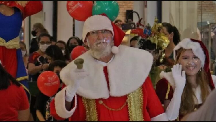 Papai Noel chega ao Centro da Capital trazendo descontos para servidores municipais