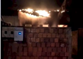 Homem é agredido e quando registrava ocorrência descobre que casa foi incendiada