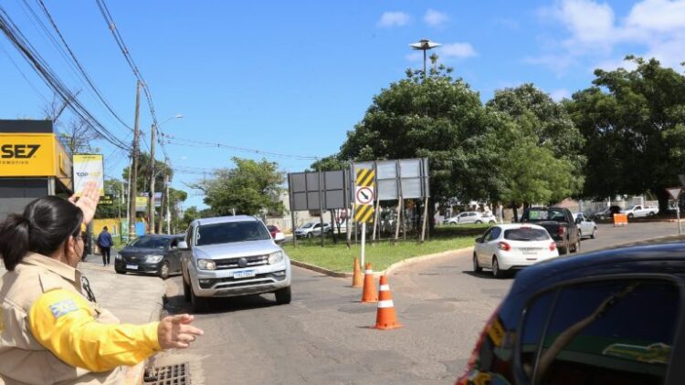 Prefeitura licita semáforos de rotatória da Avenida Três Barras
