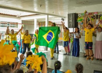 Escolas municipais terão horário especial nos dias de jogos da seleção brasileira na Copa